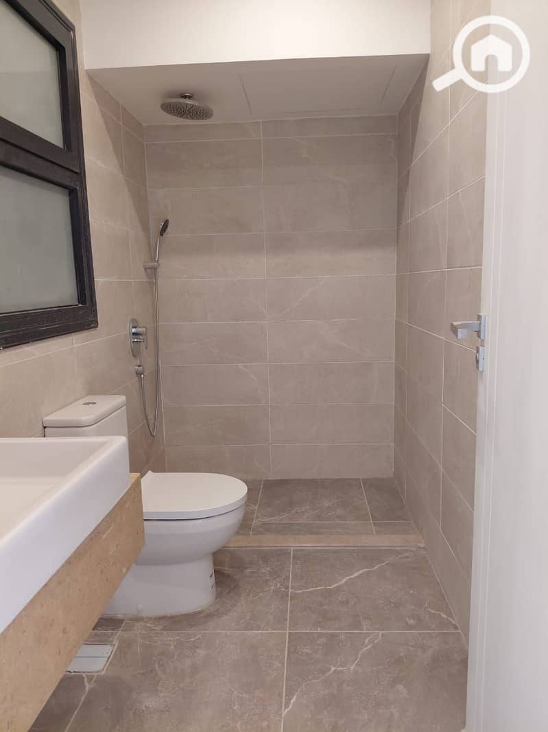 4 32ccebd8-17a9-4eff-9d72-eda8570d896a. jpg