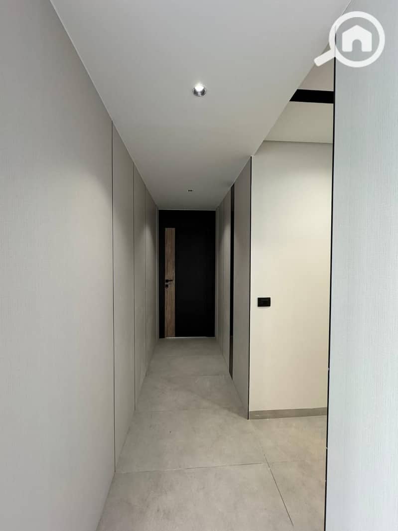 10 185new                                                             . jpeg