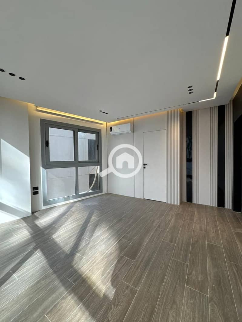 12 185new                                     . jpeg