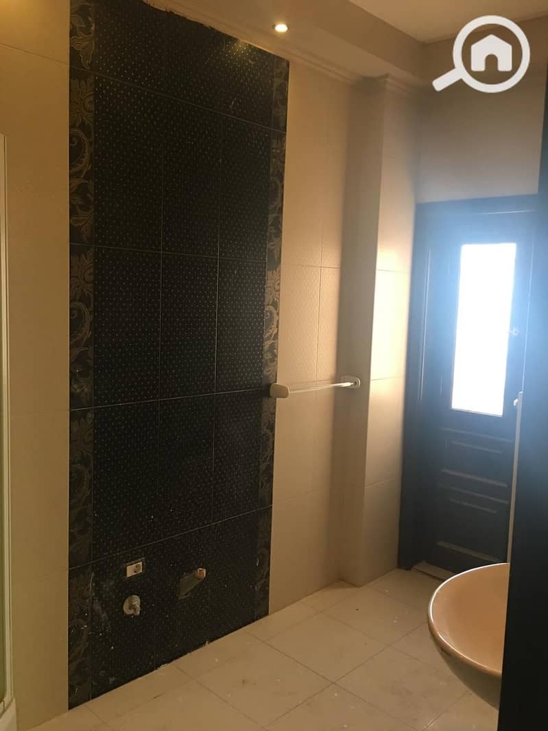 5 0634a553-b3f1-401c-b4ea-f2a266f43840. jpg