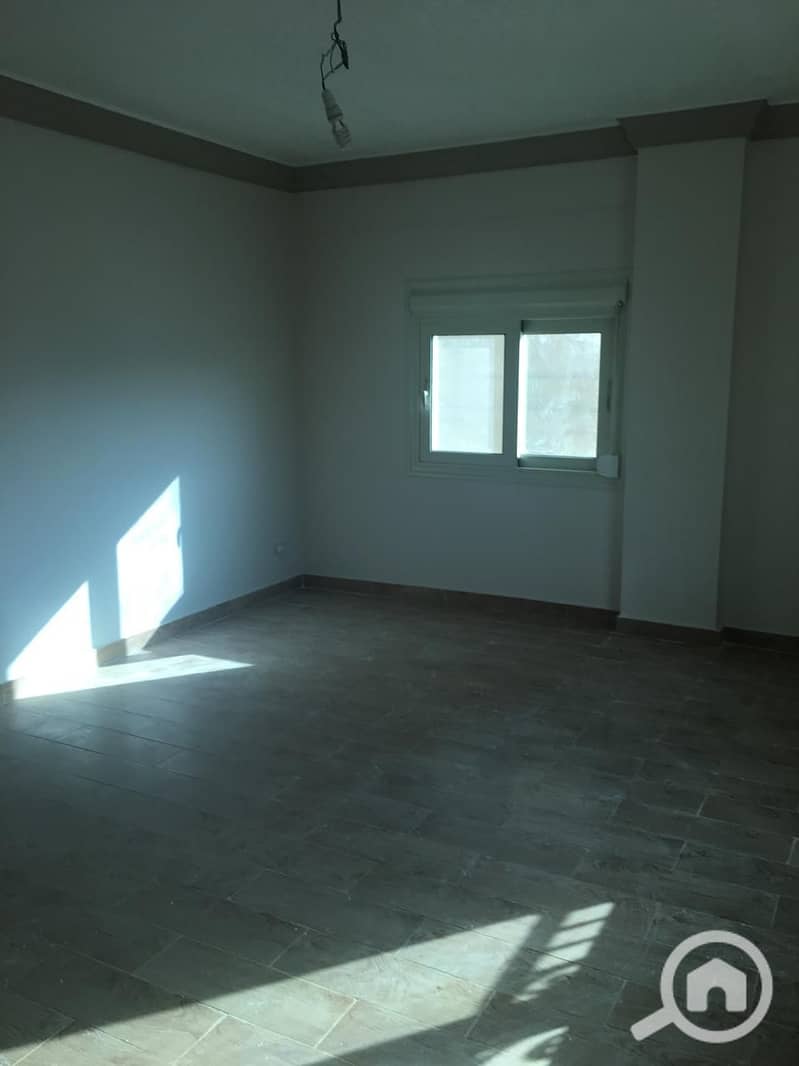 8 5726a4e0-6c30-4099-a2af-59ea3252ef9f. jpg