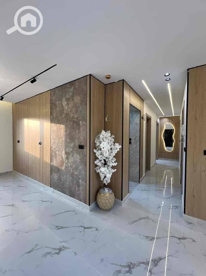 2 fc72876d-aafc-4e50-b4be-440c1f64899d. jpg