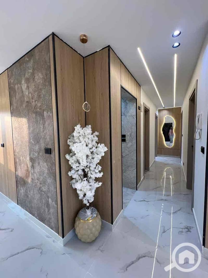 4 218d1503-41ff-4f75-8eb9-e2b36a2ab109. jpg