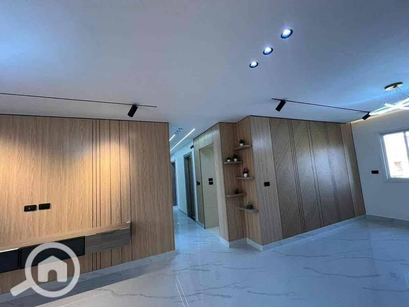 8 bc3c7fc1-4d87-4aa4-82e9-7f5b321cd697. jpg