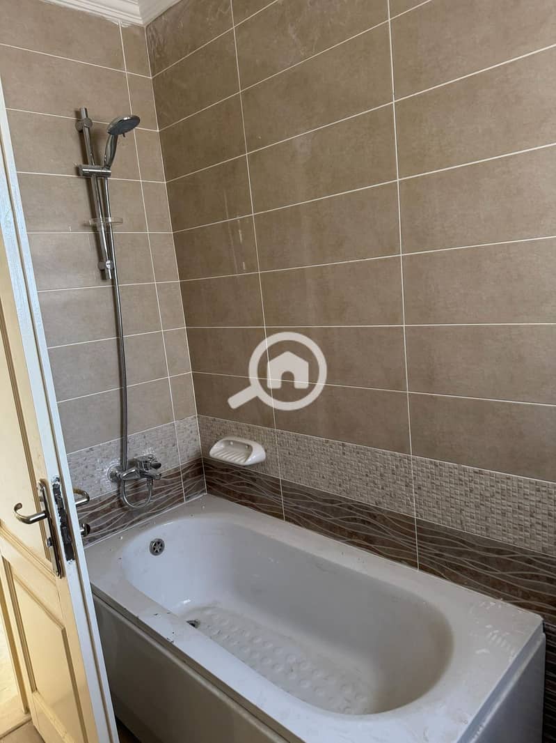 7 f2af4869-0093-493f-8eac-c581e464898d. jpeg