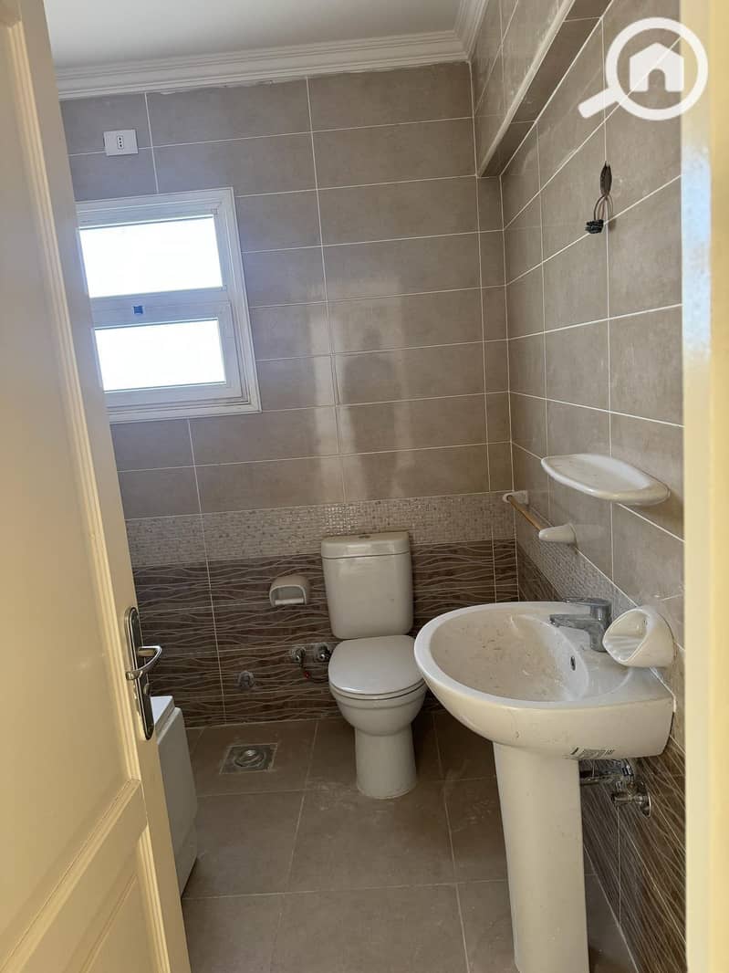 10 8e1da2bd-94f6-48ca-affd-9af9a8949de5. jpeg