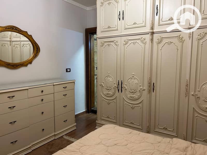 4 0e26550c-55fe-4595-94e5-2a2b4f6edf79. jpeg