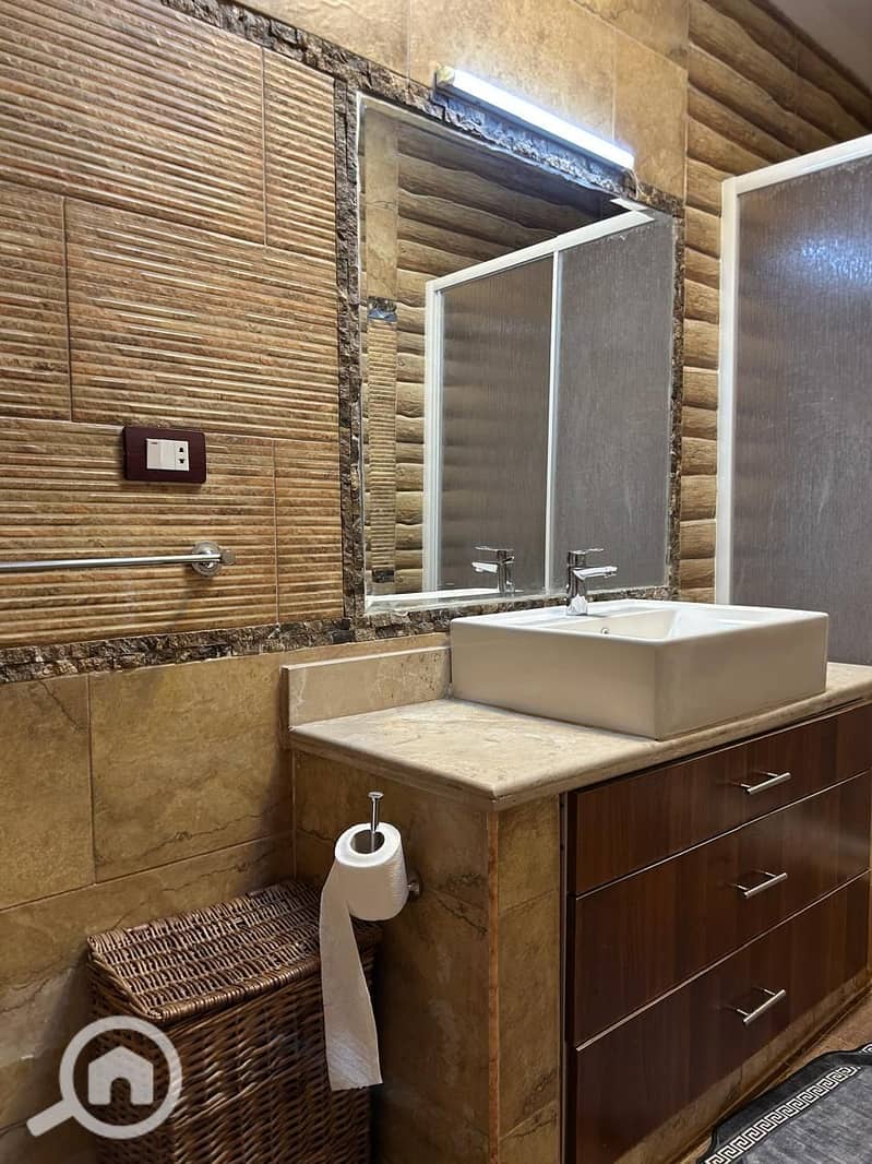 9 b480892a-1e02-4aa1-8076-03f83a1e714c. jpeg