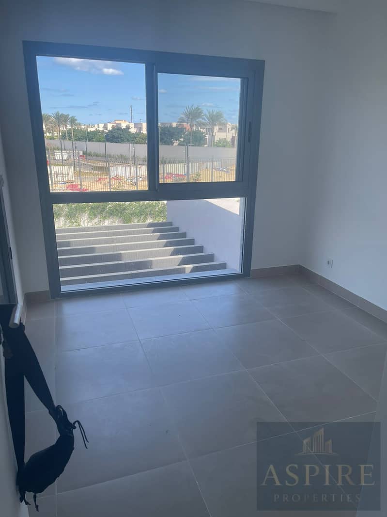 4 WhatsApp Image 2025-12-10 at 14.02. 56_f39d504d. jpg