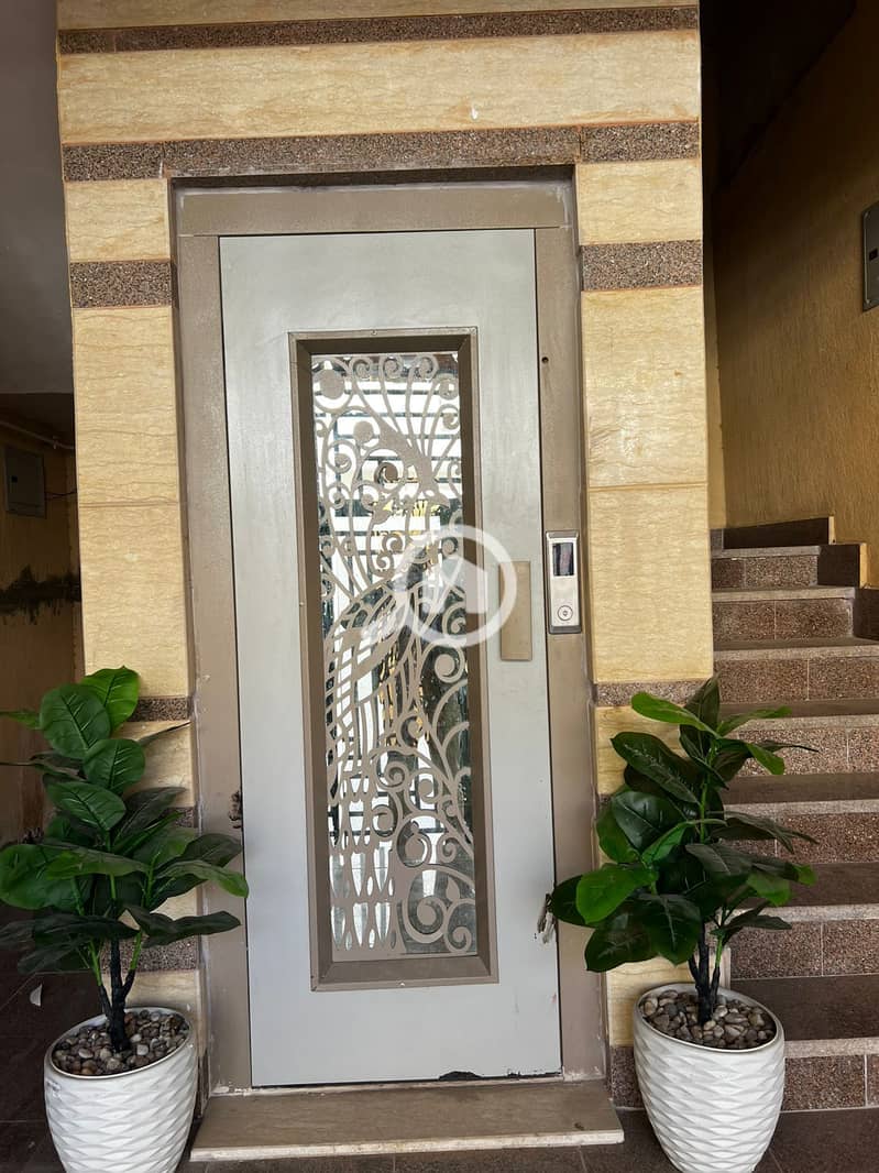 2 0a663f99-6724-45a5-b4fd-3ef0b7fbd599. jpg