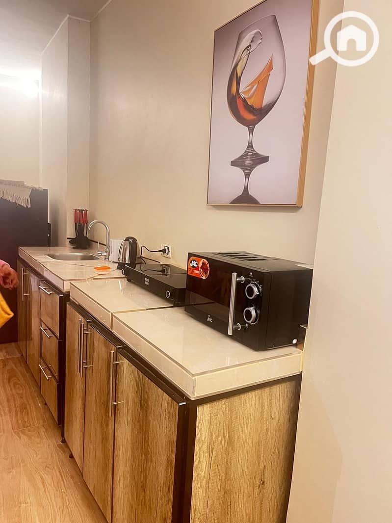 7 9e495f44-955e-464d-a373-93604a446330. jpg