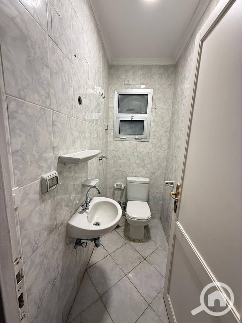 10 72589c64-e088-47c3-bf9c-ab431c828b6d. jpeg