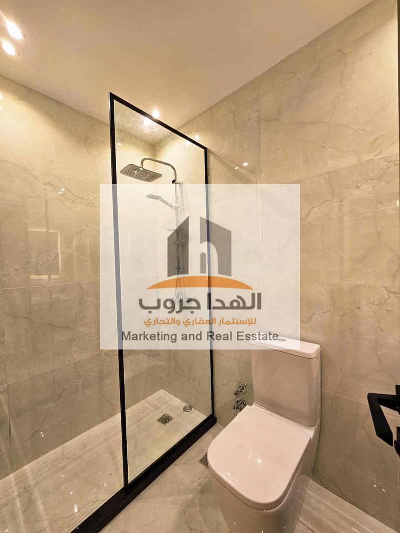 13 c0d7bcf2-032f-42d3-85c3-fc3534b940c5. jpg