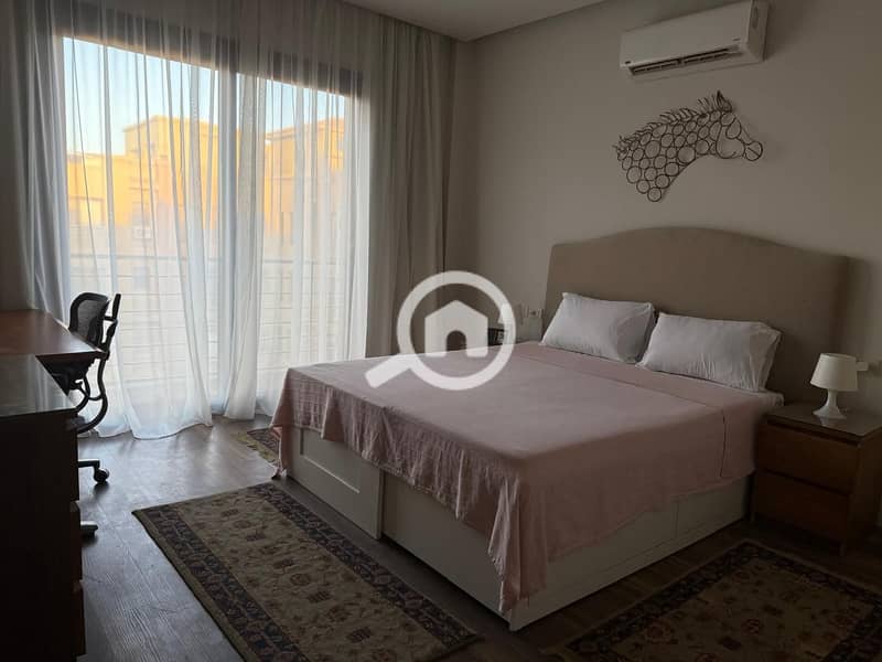 4 4cddfb49-765a-409e-ad5f-fd9c9b75eee3. jpg