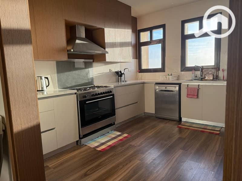 5 24005cff-8ff2-4619-a501-b84bd4231d54. jpg