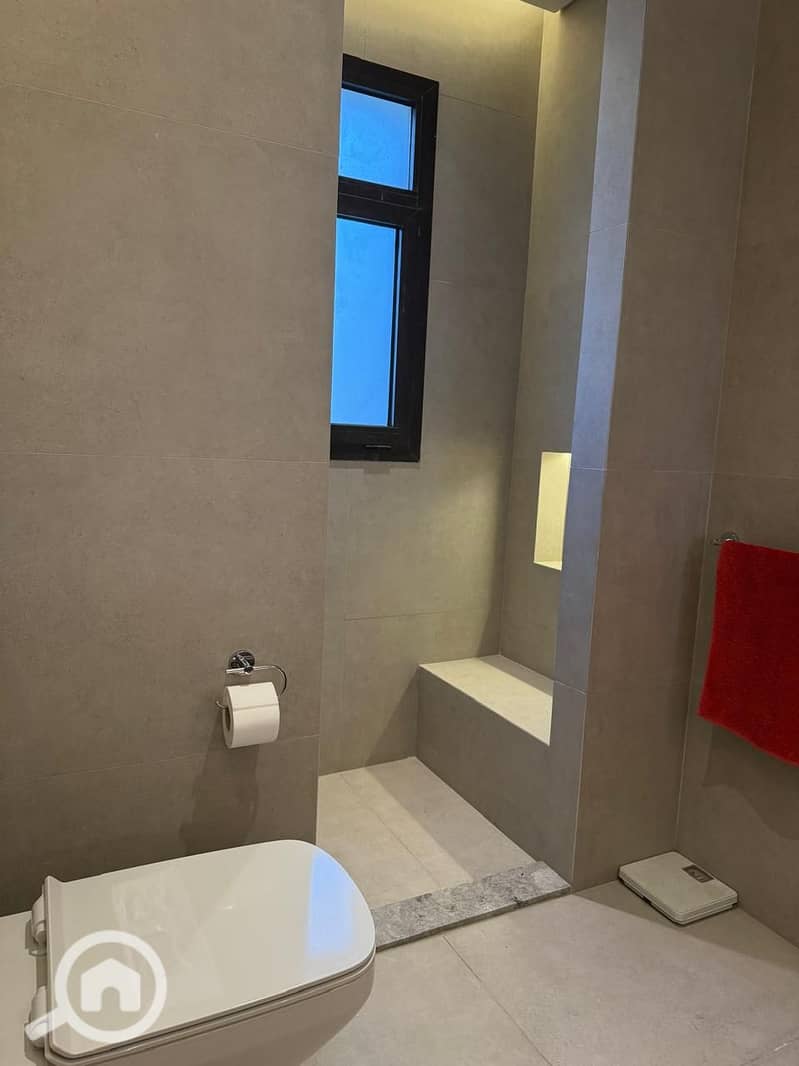 12 890faa14-8d4e-4b06-a469-a066ae14d411. jpg