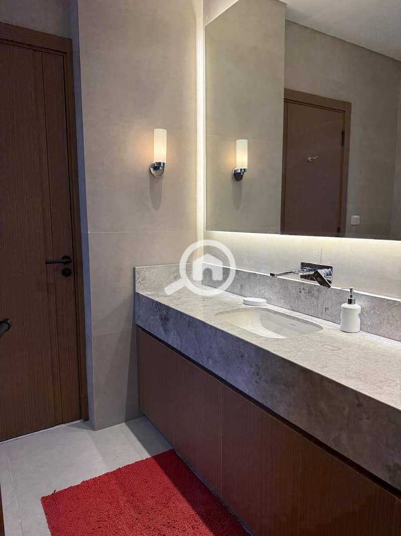 19 c56a8574-9535-4864-9a99-67a22c86dc7a. jpg