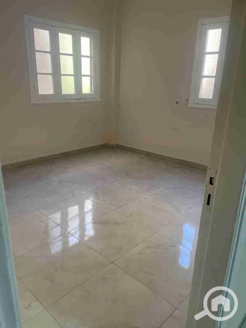 1000618493. jpg 1000618493. jpg