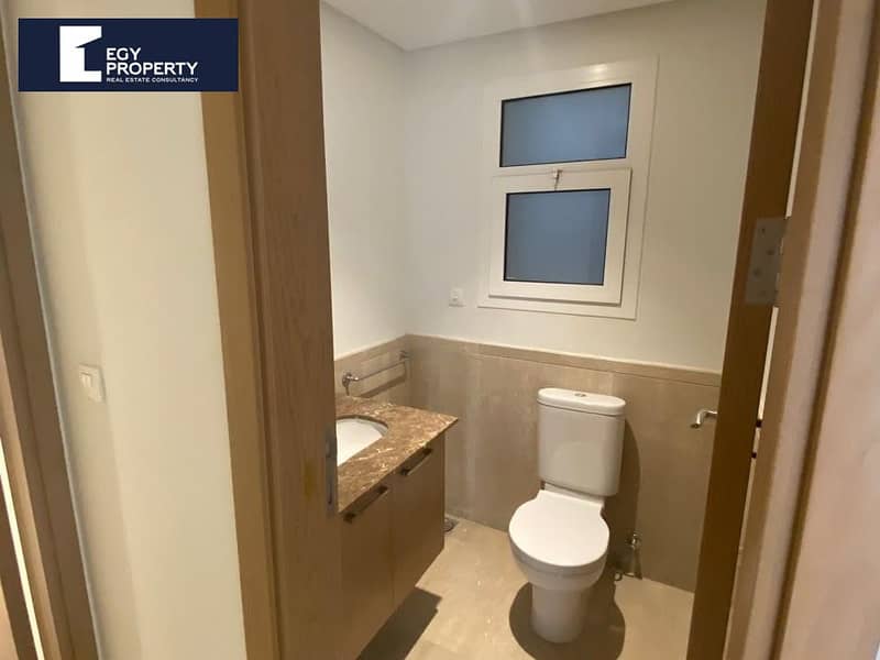 10 6a4942b5-c35c-4dae-be44-8b901cc6e54d. jpg