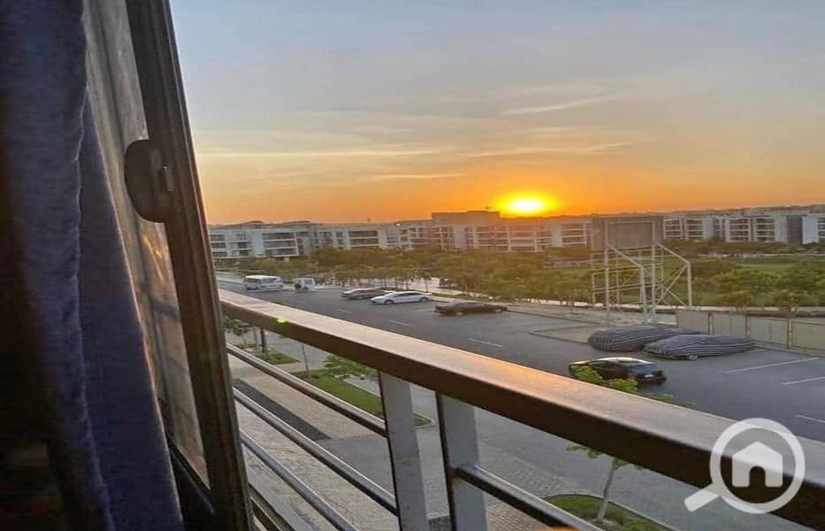 2 1a10f45d-faa5-40d4-849f-f9d745a1aeb4. jpg