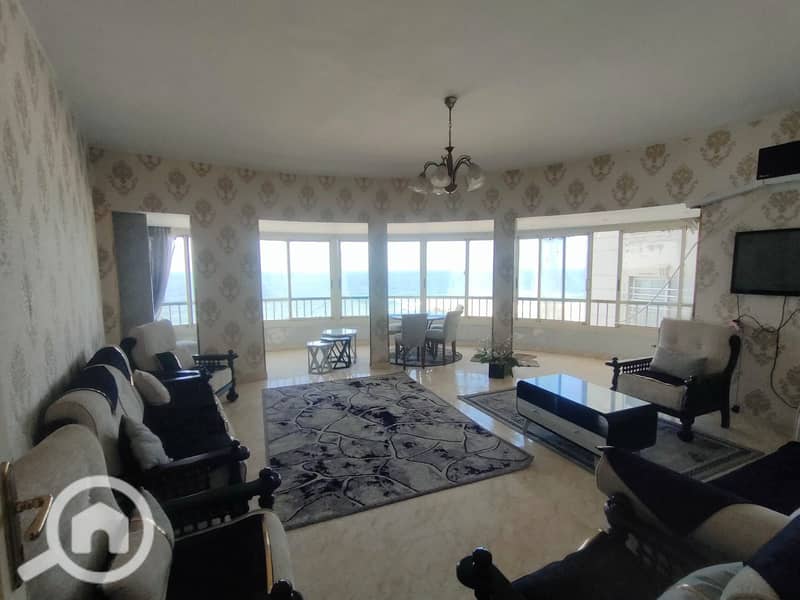 3 fd745428-9f7d-42c3-b883-70cad546ebde. jpg