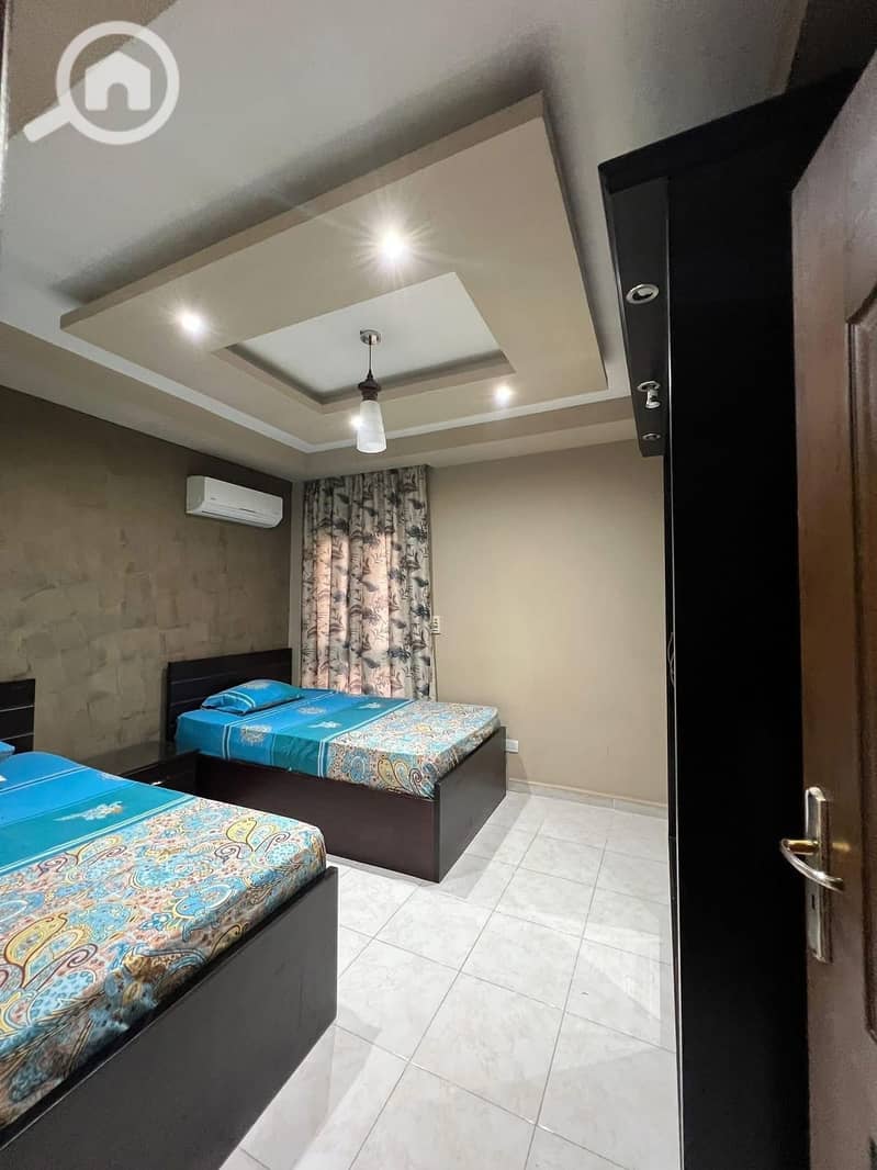 9 ef0a8cc1-ec29-42ed-a45b-ffc3c4a62481. jpeg