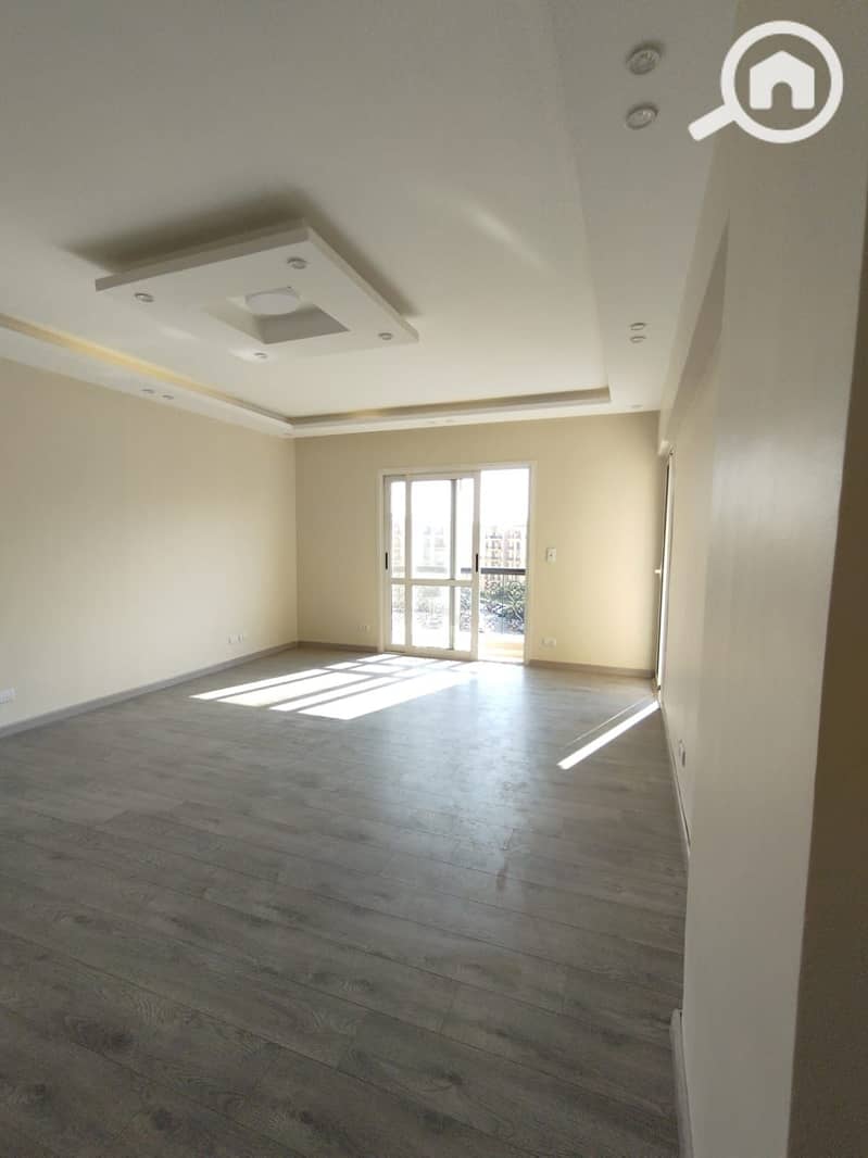 5 5de0b353-b441-44e2-8da6-d0f758e3f78b. jpeg