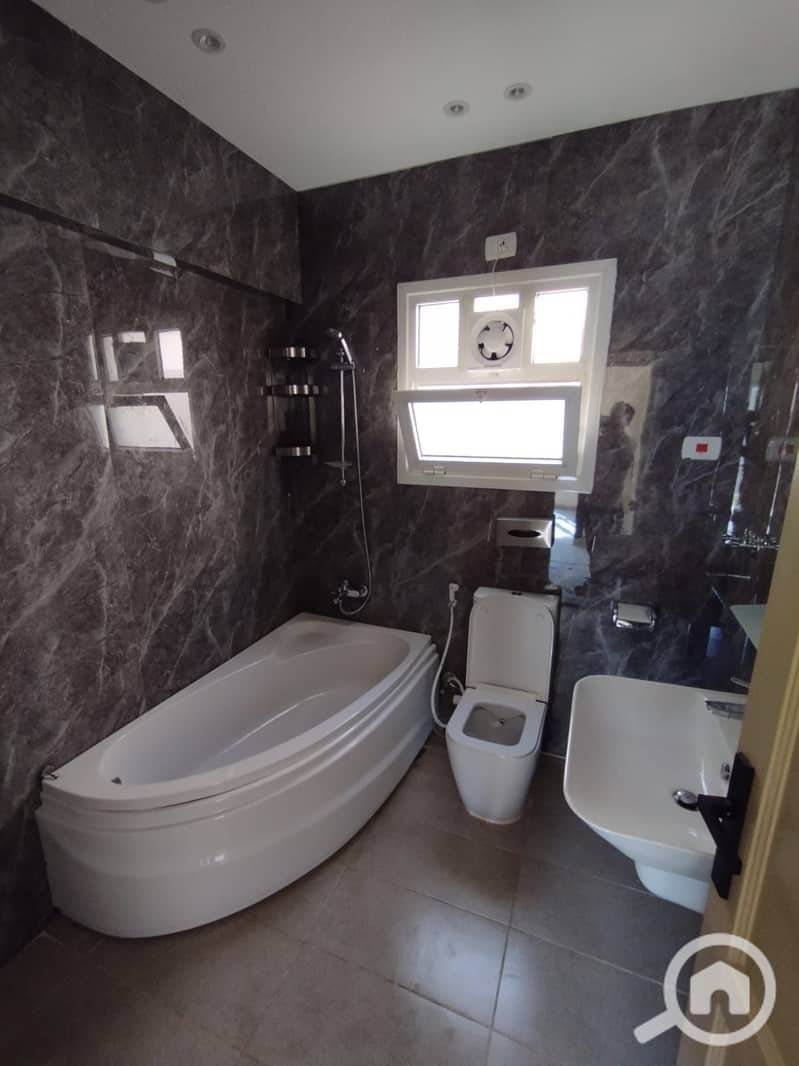 8 2197c488-8e5f-4fea-a041-a96bbb119d6c. jpeg