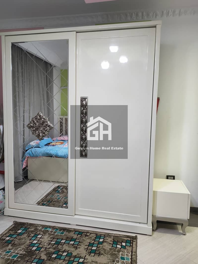 4 8d1ebdc7-7245-4ec2-96ec-. jpg