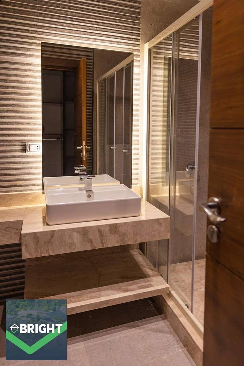 5 137673fb-eb6a-4da6-9140-acef8d75c0f7. jpg