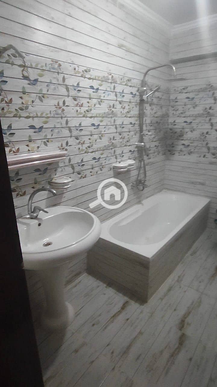 4 75e5bf4f-d6f6-418a-92b9-dcd08ae14126. jpg