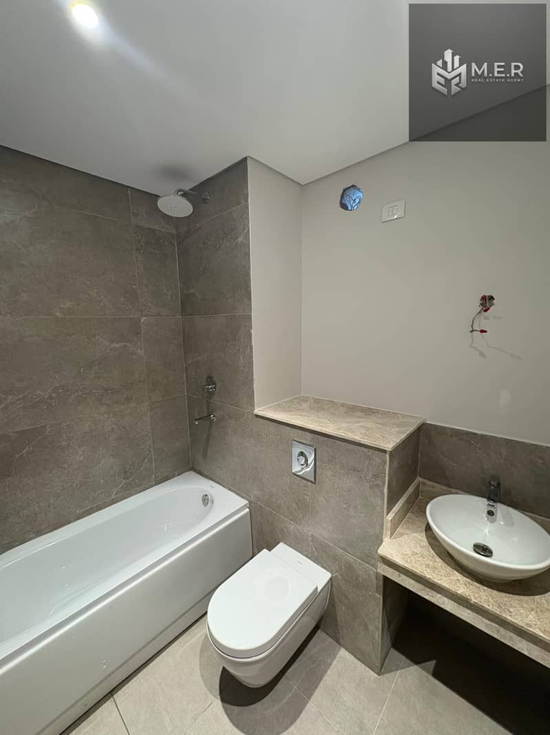 4 876a1a4a-da7d-41e8-8a19-c1017d0a4f5a. jpeg