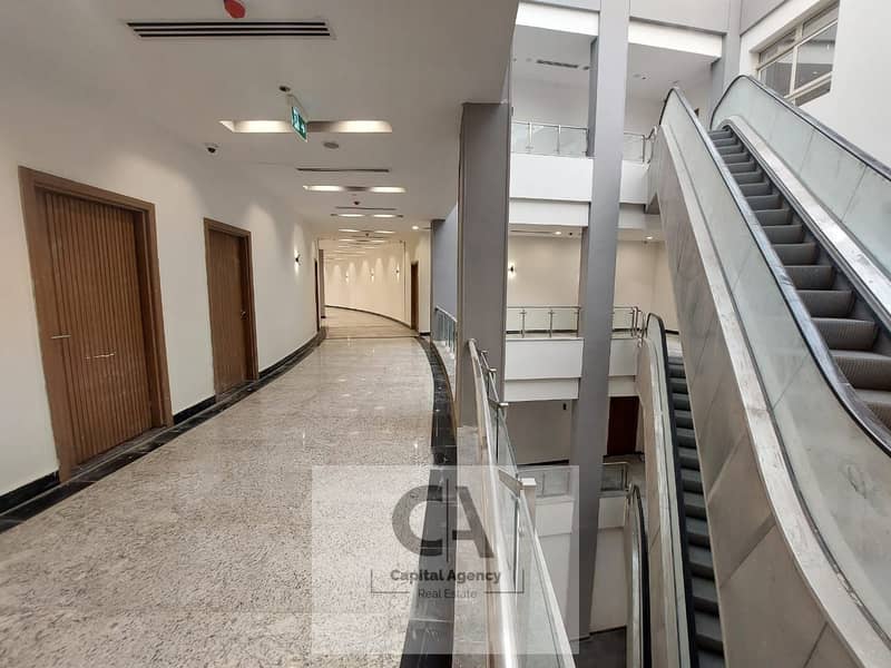 2 aca128fe-bf50-42b3-8d65-36f9d69f7e86. jpg