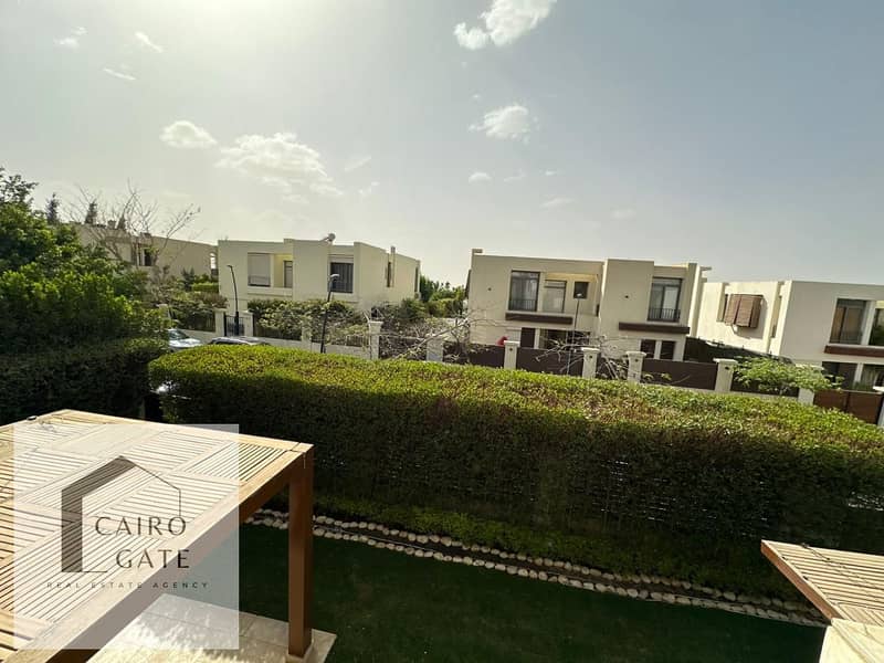 2 9888a55f-9bb7-49ad-8323-7ed410513726. jpg