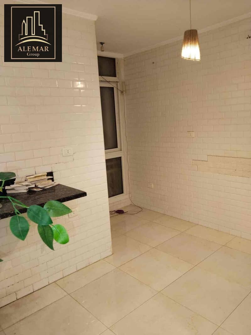 8 eb42b82d-68cb-42d1-b5f8-1e6359a4730e. jpg