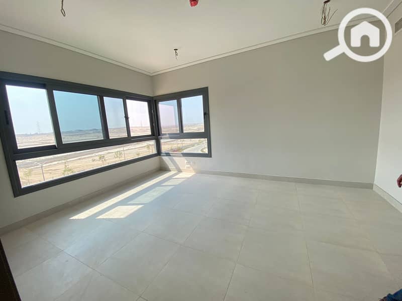 5 WhatsApp Image 2026-01-05 at 23.54. 47 (1). jpeg