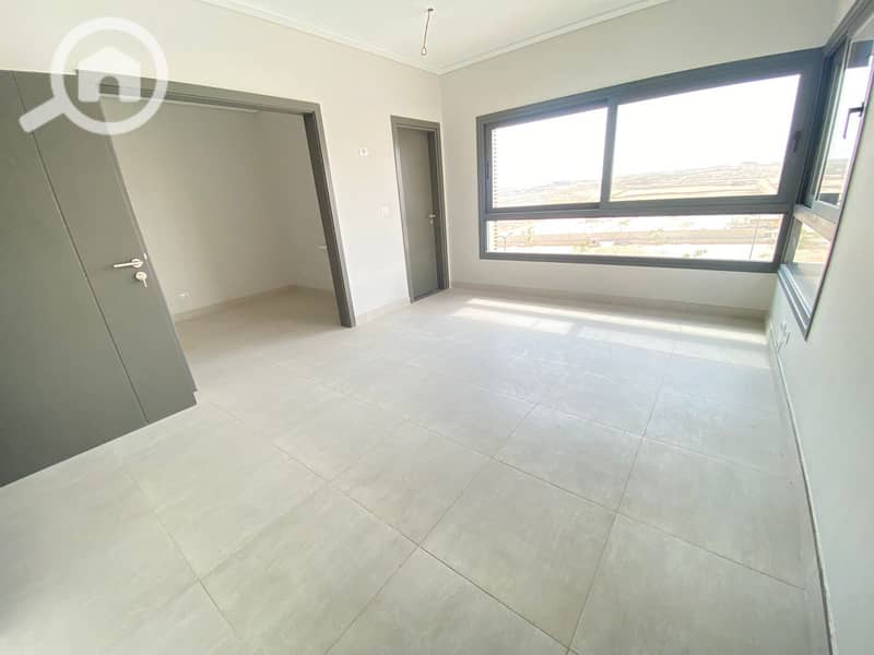 6 WhatsApp Image 2026-01-05 at 23.54. 48 (1). jpeg