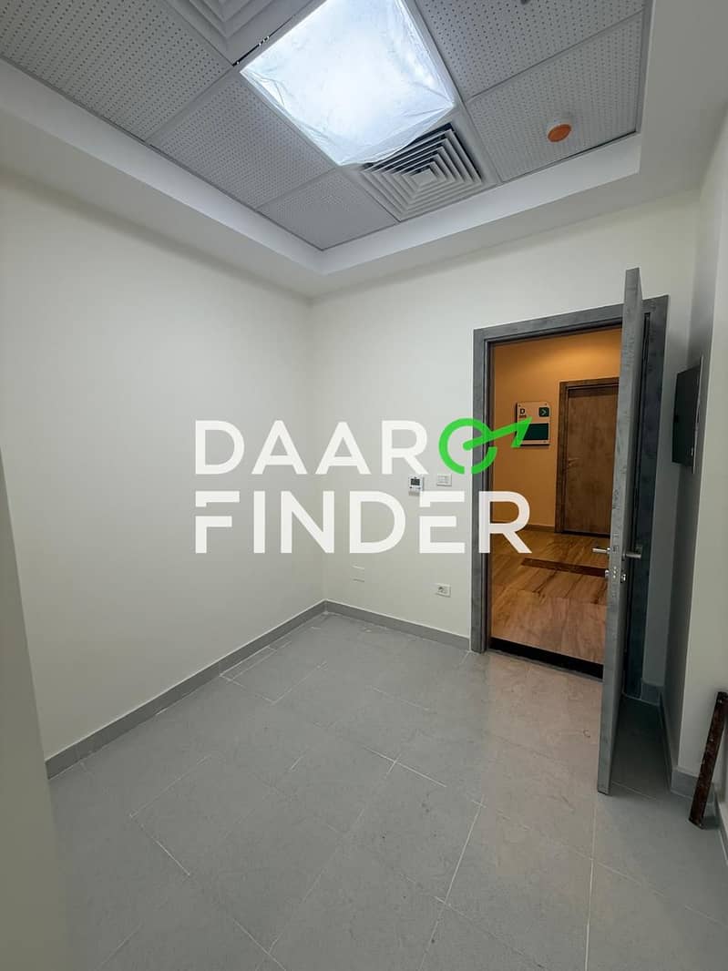 5 WhatsApp Image 2025-12-15 at 18.43. 42 (2). jpeg