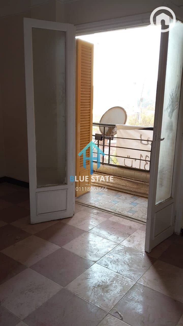 7 01118063666 (6). png