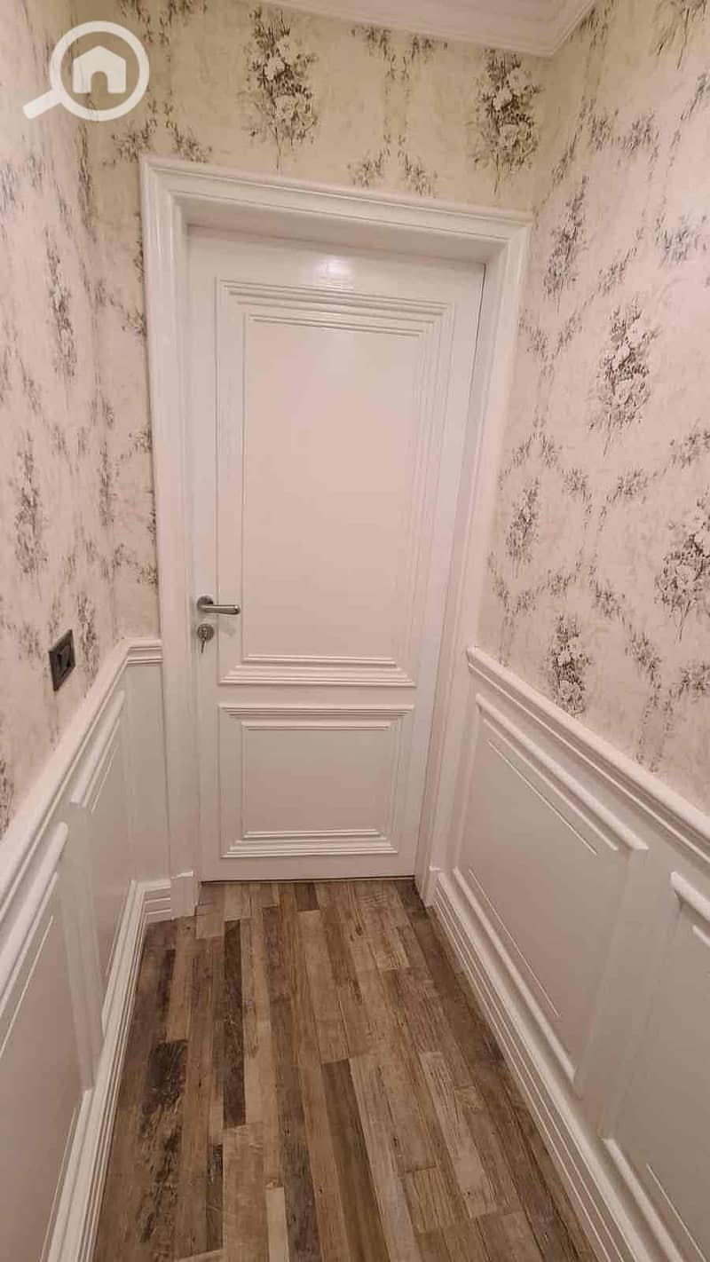 7 4387e804-175b-4e3d-8175-9e6e3d8d957b. jpg