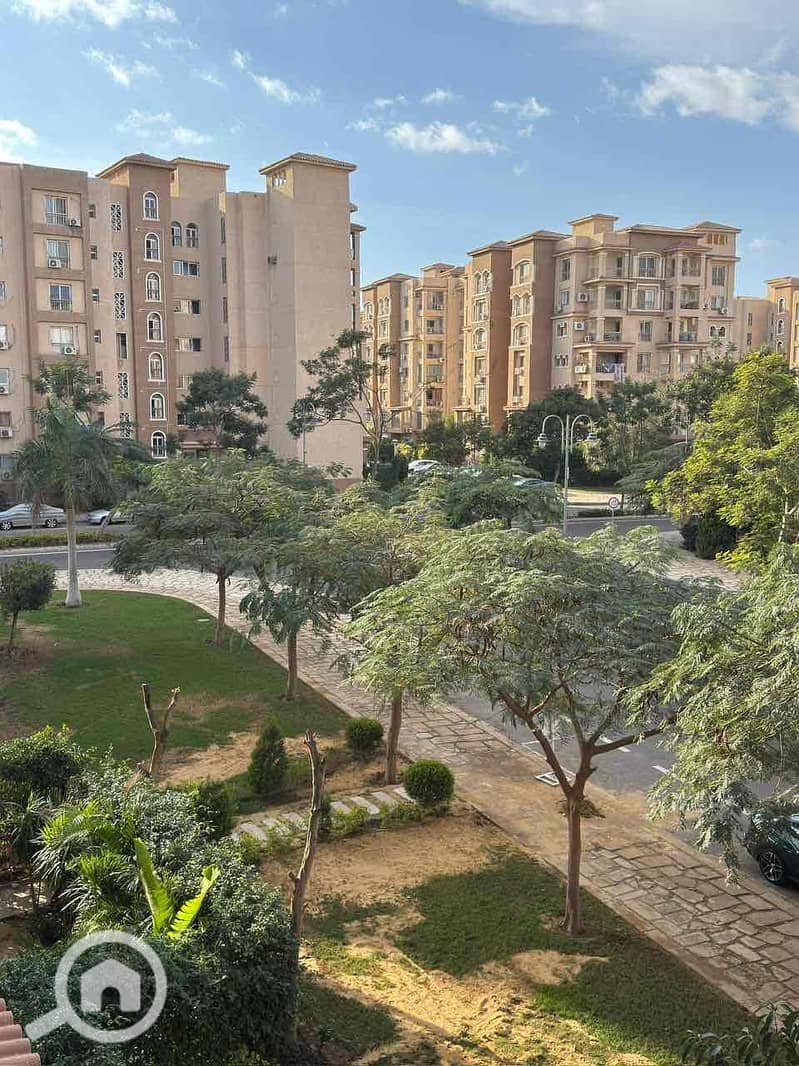 10 374421e9-3ba5-4dc5-94fd-c2a145a28d8a. jpg