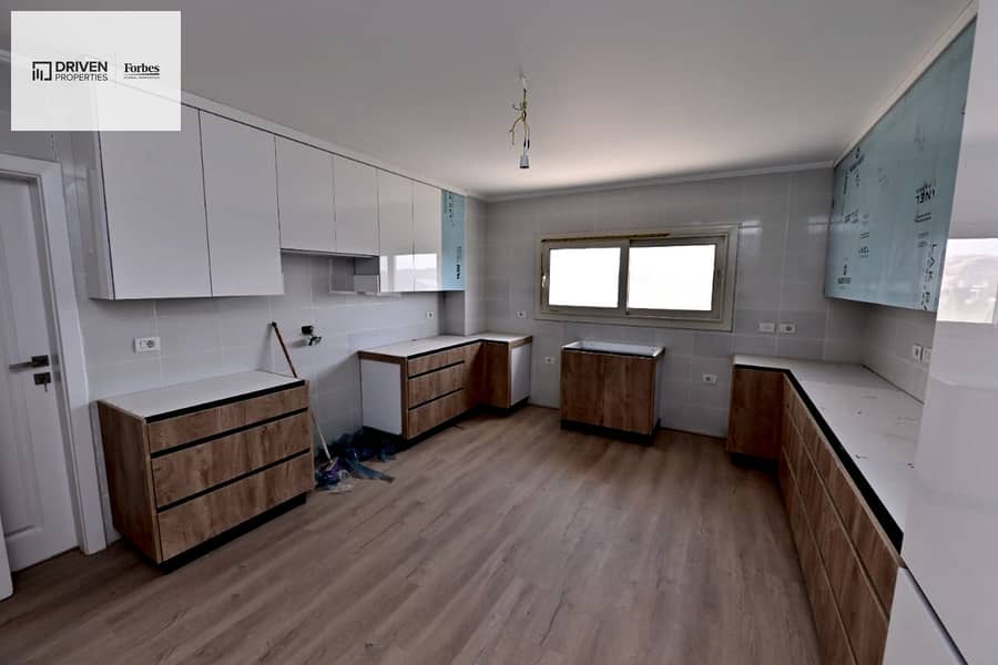 9 9h5GfJONdn0bAwSz3zZ4bLxTERO7bcmc9jILeWik. jpg