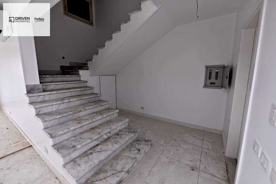 11 GQSD5MFXsZ8y9oyjMZdzTf91iqKOsRdgvhaqDzs1. jpg