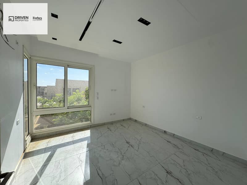 8 e4bec8eb-1377-4dc0-adca-4394ca321e21. jpeg