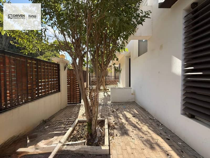 12 c7cedbb4-e4e1-42b6-a7ad-6a39315fca3b. jpeg