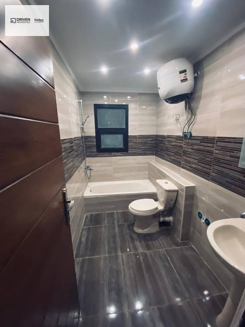 10 b133f057-dd8f-431c-8b2d-7c5af3ada499. jpeg