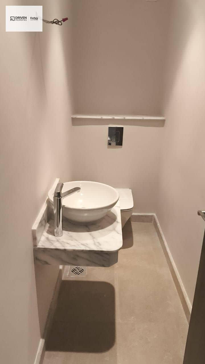 10 f8bd89dd-62a2-476c-9fbf-4eaa97796754. jpeg