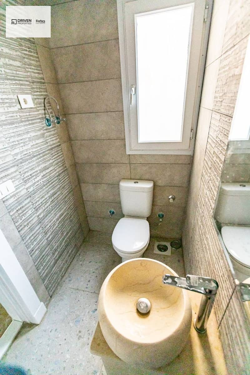 11 d9daf42d-a8a1-4ca6-9b23-5c1e952e776f. jpeg