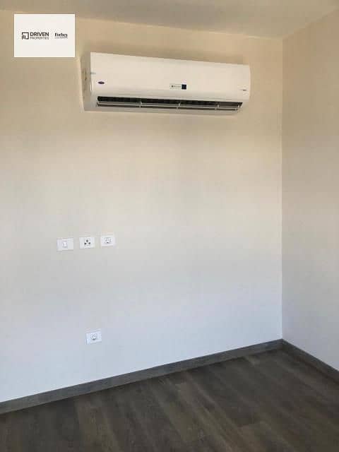 10 zed west - zed towers (50). jpg