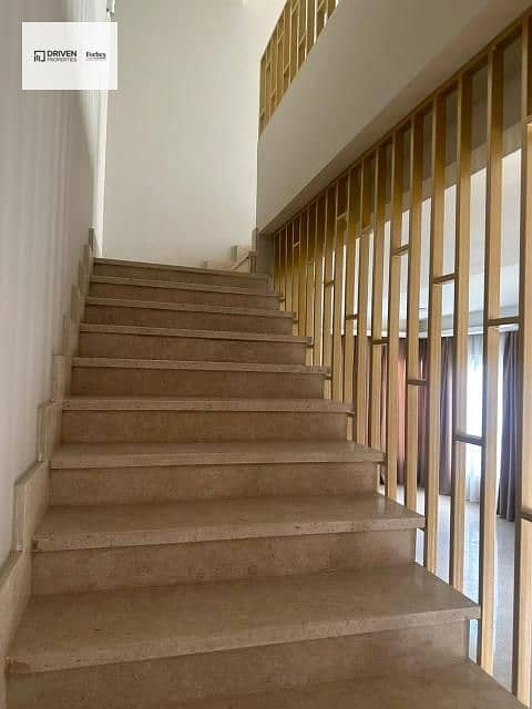 9 918db6d5-692b-482c-8599-b86677c89908. jfif. jpg